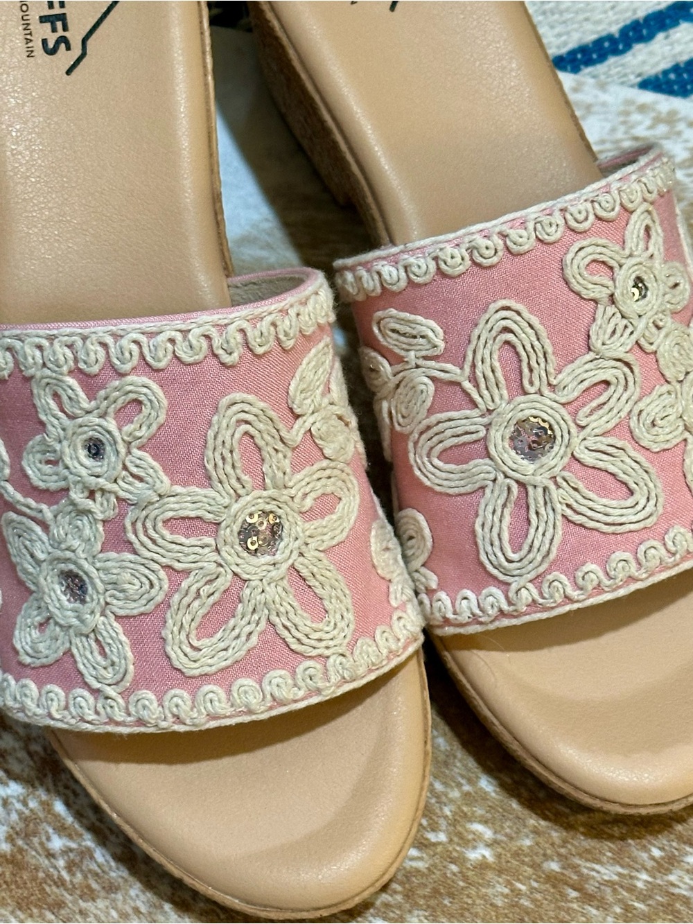 Cliffs by WHITE MOUNTAIN Light Pink Embroidered Slip-On Clog